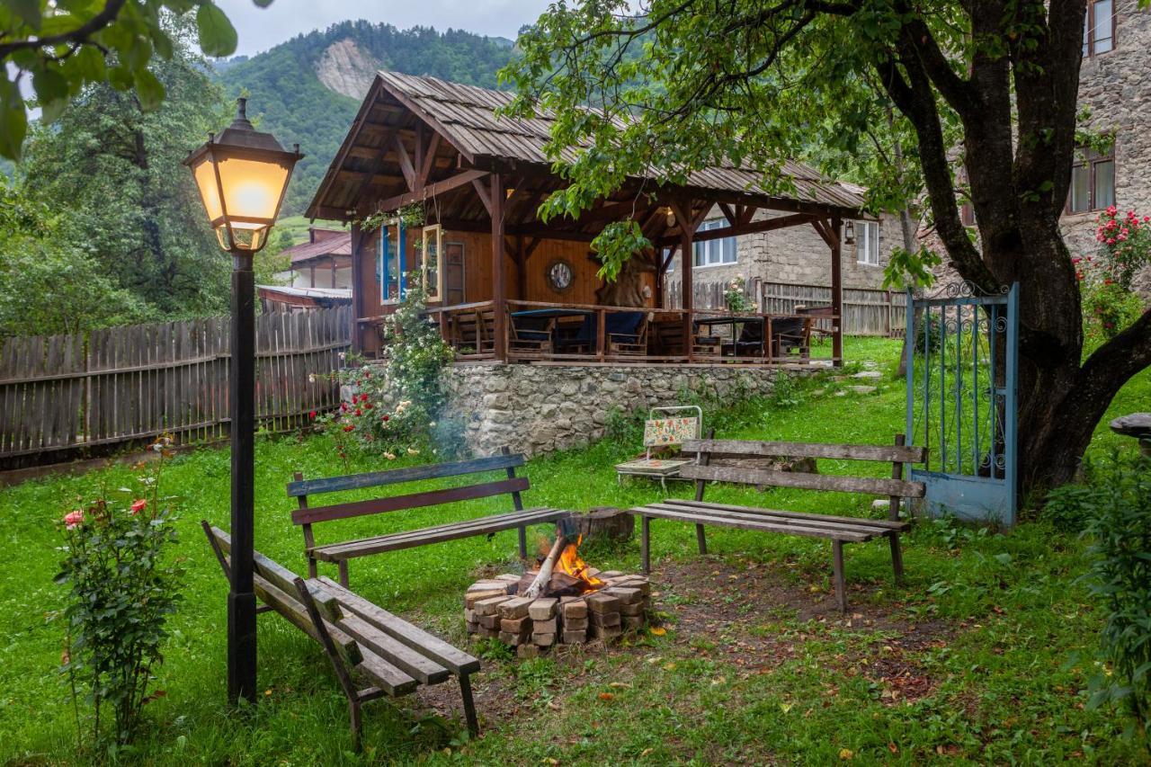 Villa Mestia Hotel Екстер'єр фото