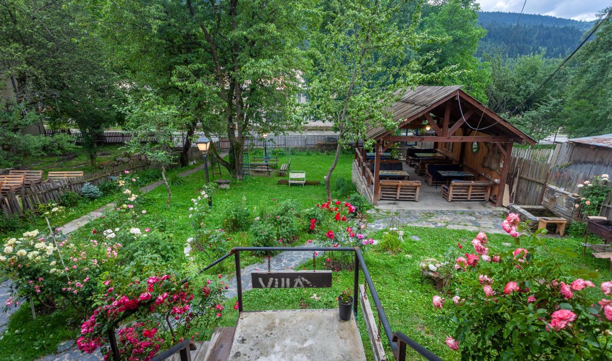 Villa Mestia Hotel Екстер'єр фото