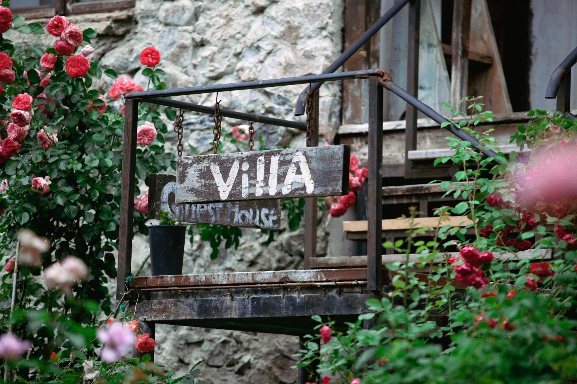 Villa Mestia Hotel Екстер'єр фото